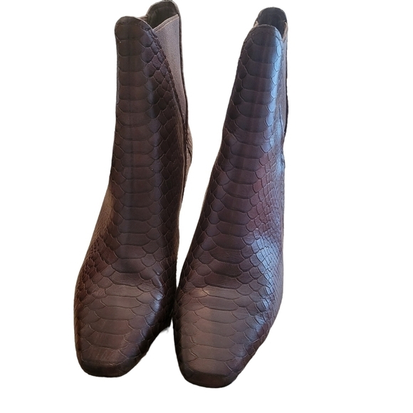 Donald Pliner Laila Booties Size 8 1/2 - Picture 3 of 8